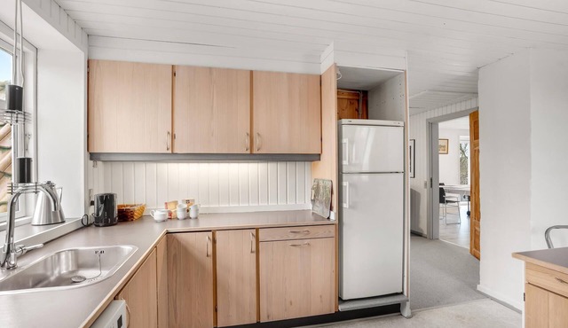 In the small village of Brøns Sogn welcomes you this spacious and bright vacation home.