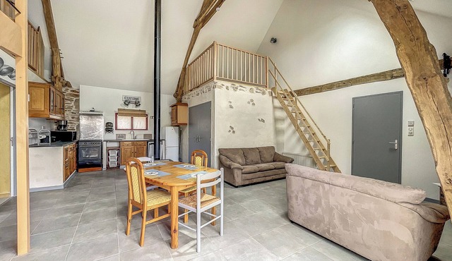 In the south of Corrèze: rustic gîte in a green and peaceful setting