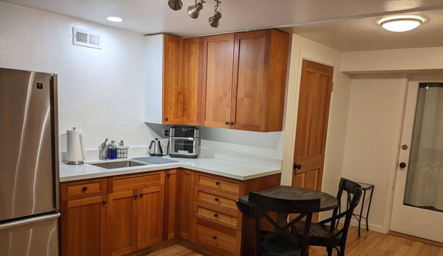 "In the Trees" Private apartment in a house