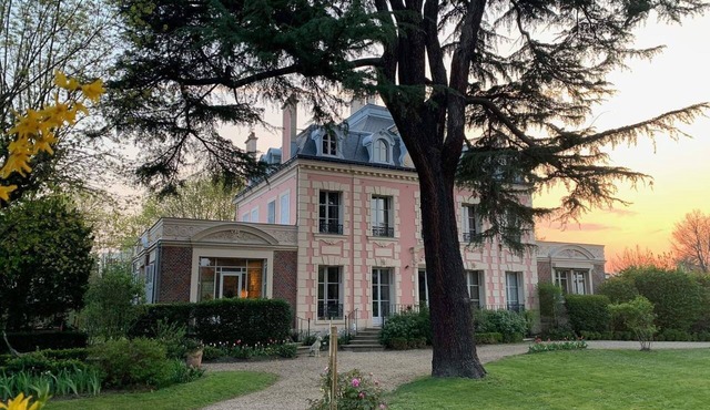 IN THE Village OF Yvelines- A Furnished Mansion ON Croissy Sur- seine