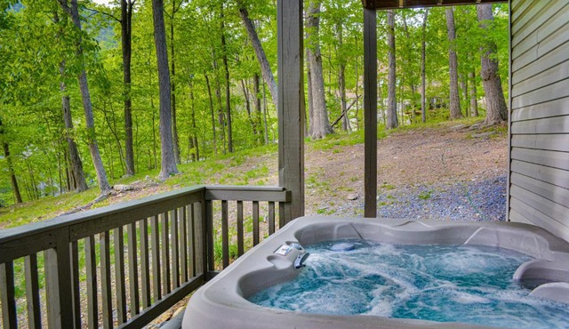 In The Woods - 5 BR Chalet with Game Room, Fire Table and Hot Tub
