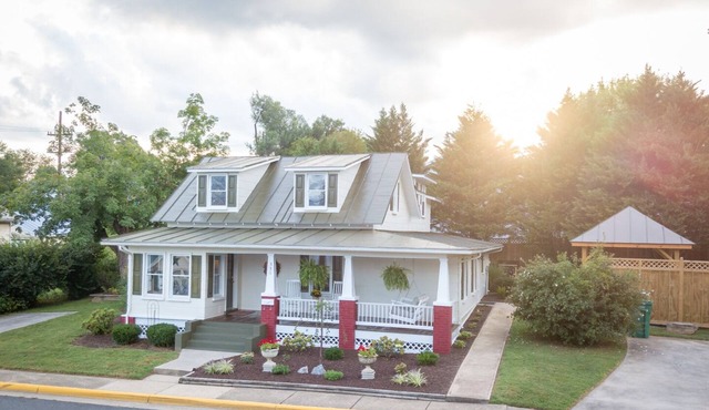 In town spacious home hot tub WIFI minutes from area attractions