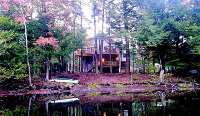 In Town Waterfront Adirondack Retreat on Moose River A/C & Whole-House Generator