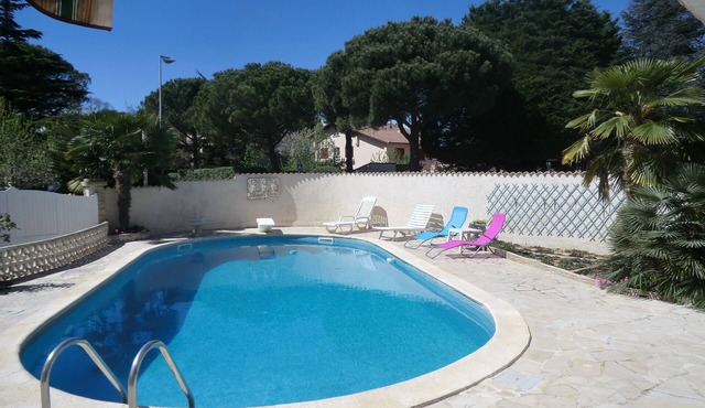 In villa, independent apartment 130 m2 air-conditioned. 10x5 pool