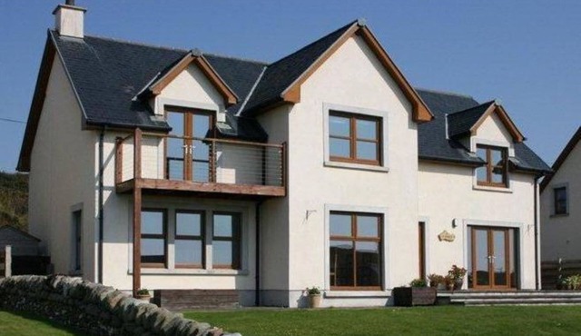 Inchlonaig House - sleeps 10 guests in 5 bedrooms