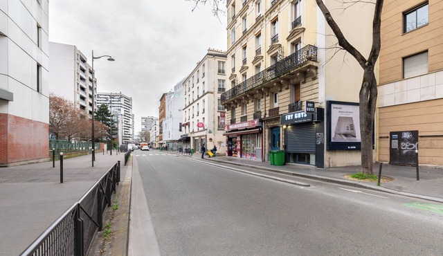 include La Villette in the title