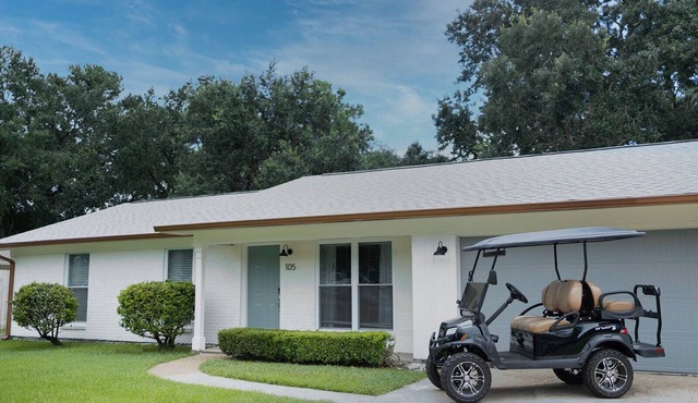 Includes GOLF CART! Close to beaches & Downtown Ocean Springs! Vacation on Vista