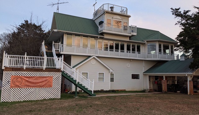 INCREDIBLE 3 Story Country Retreat Near ATL