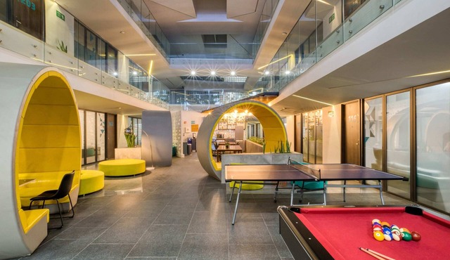 Incredible Amenities & Location: Gym+Cinema+Lounge/Games