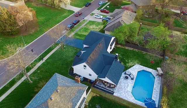 Incredible beautiful home! Great location close to KC