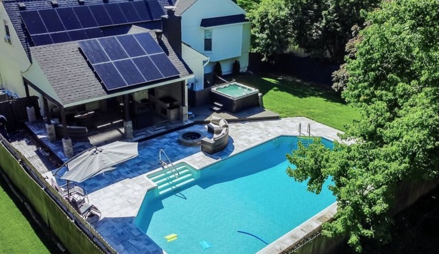 Incredible beautiful home ! Great location close to kc