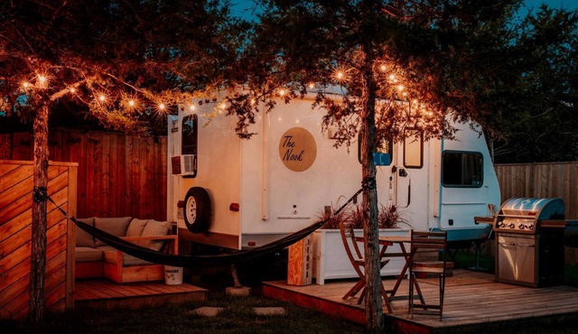 Incredible Caravan with Fire Pit and Games in Solmesville, Ontario