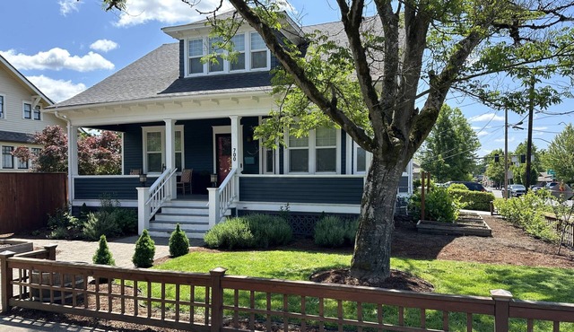 Incredible Central Newberg Location, Dog Friendly, Fully Fenced Yard, Entirely Updated, Next to Park