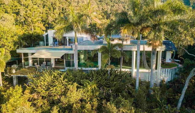 Incredible Coral Sea and Island Views