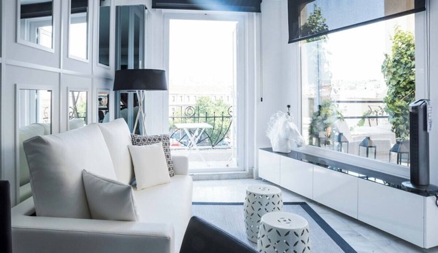 Incredible design apartment 6F, with terrace