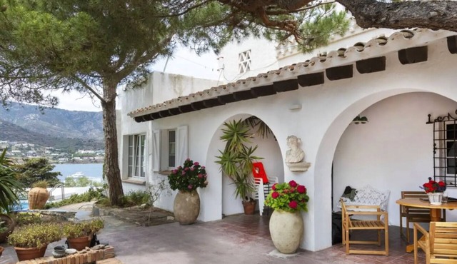 Incredible villa on the Costa Brava with direct access to the sea and two swimming pools
