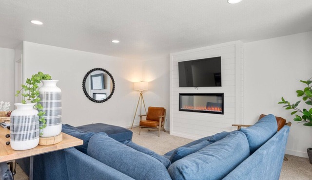 Incredible Family Retreat | Walk to town & Marina & Dining