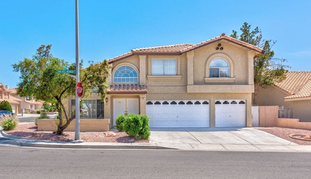 Incredible Home can accommodate 12 guests!