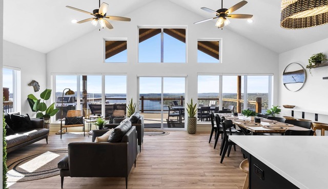 Incredible Lake View I Lazy River I Indoor Pool I Private Hot Tub & Pool