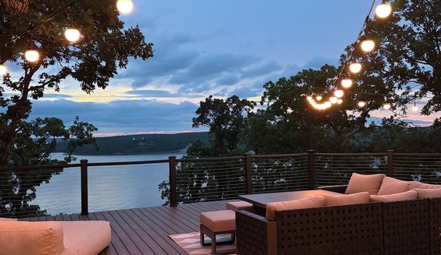 INCREDIBLE Lakehouse on Skiatook Lake! 4 bed/4 bath- HUGE deck overlooking lake!