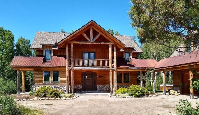 Incredible Large Home Minutes to Skiing, Hiking, Fishing - Sleeps 20