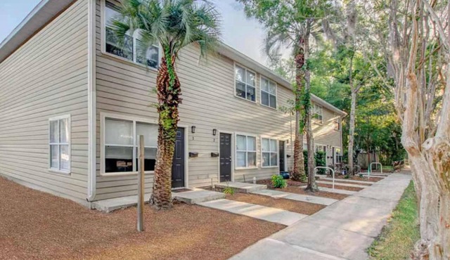 Incredible location! Full kitchen, Premium Stay