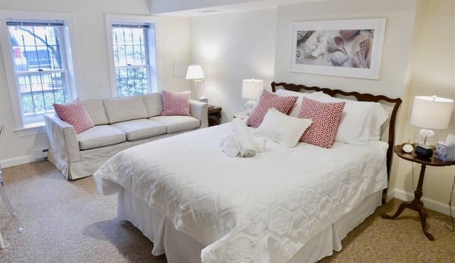 Incredible Location, steps from 14th!