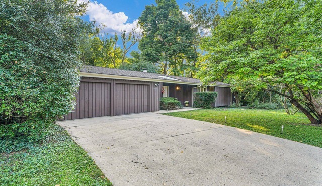Incredible Mid-Century home in premium location