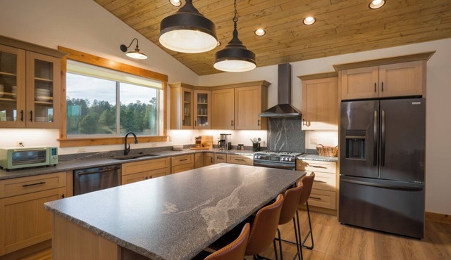 Incredible Mountain Views! Brand New 3 Bdrm Home!