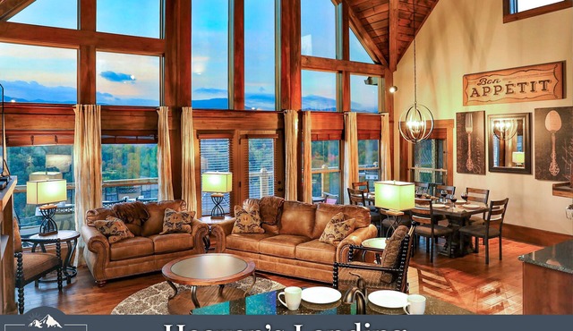 INCREDIBLE Mountain View Cabin! Huge Game Room! Theater! Fire Pit! 2 car garage!