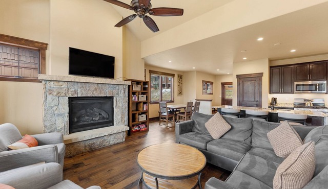 Incredible Mountain Views from the Private Deck and Walk-Out Patio