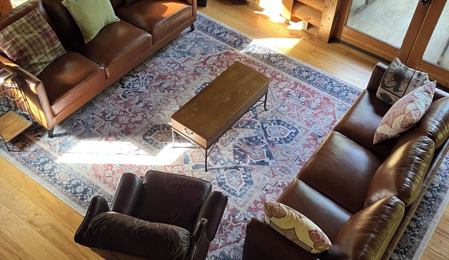 Incredible Mountain View! Log Cabin steps from Table Rock State Park.