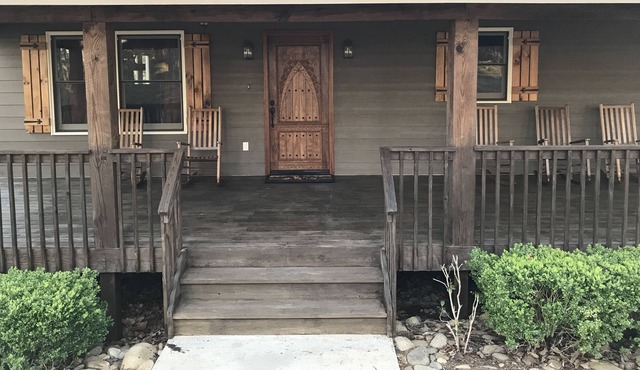 Incredible Mountin Lodge Retreat with Spectacular Views in Lake Arrowhead.