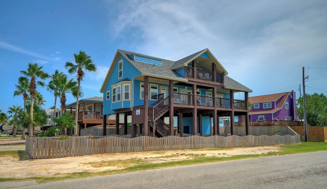 Incredible Nature Views, Golf Cart for Rent, Balcony | Blue Crush by AvantStay