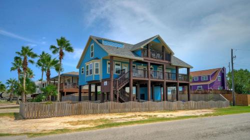 Incredible Nature Views Golf Cart for Rent Balcony Blue Crush by AvantStay