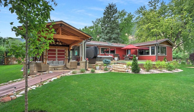 Incredible Newly Remodeled Family Home w/Hot Tub!