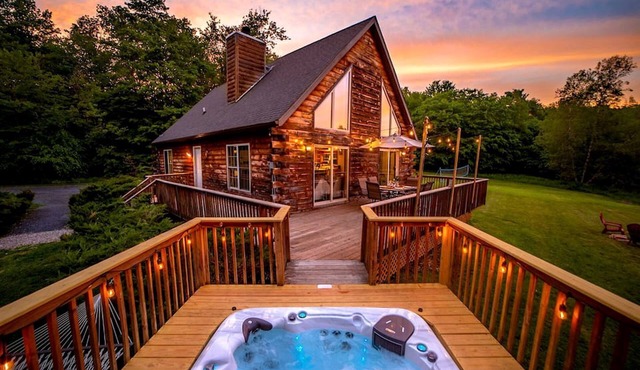 Incredible New York Cabin with a Spa and Movie Theater