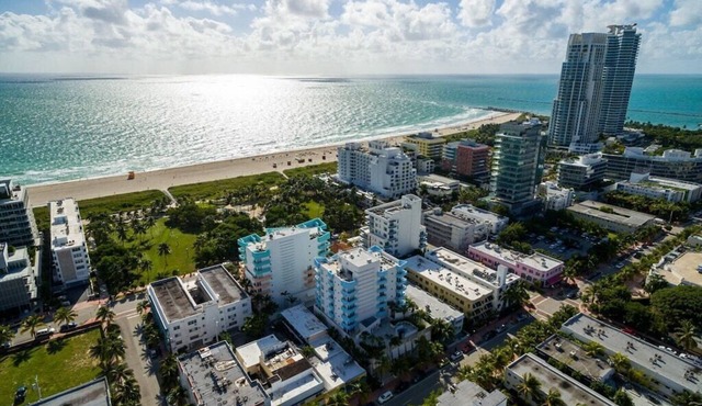 Incredible Ocean Views! Luxury 2BD in Heart of South Beach & Steps to the Sand!