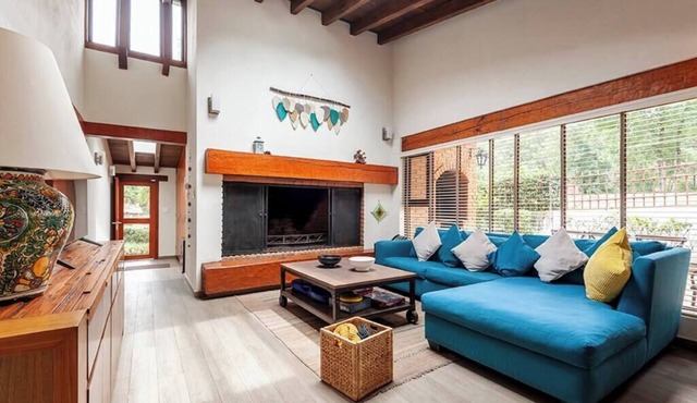 Incredible Property with Huge Garden and Pool!
