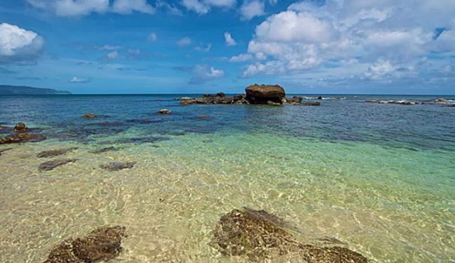 Incredible secluded beachfront, heart of Oahu's north shore A/C