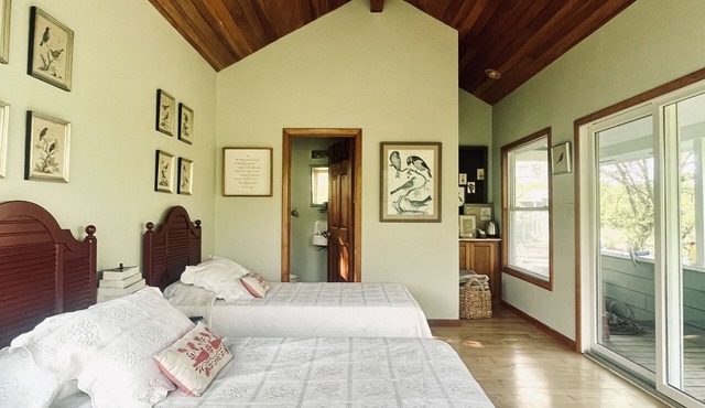 Incredible Treeline Views! The treehouse guest house, where the bison roam.