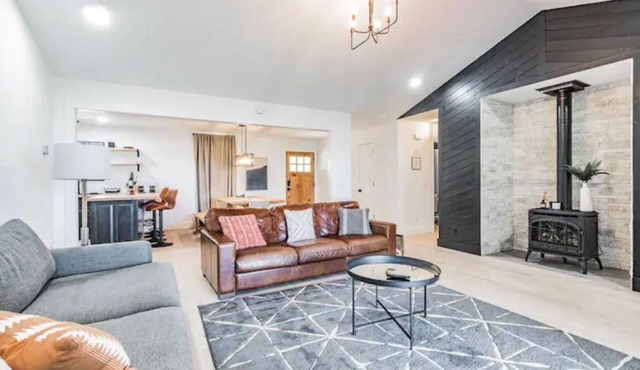 Incredible view of Beaver Lake from the private hot tub