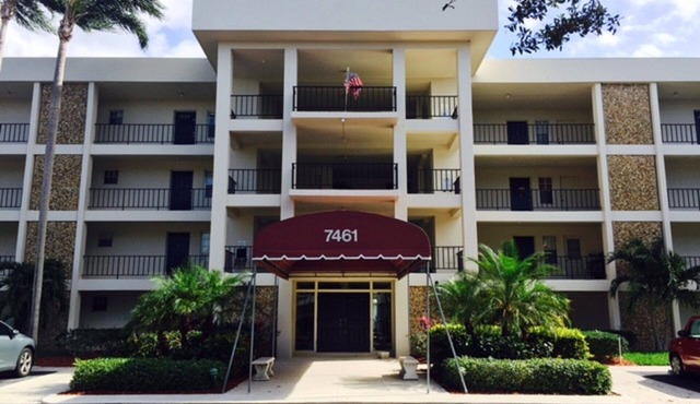 INCREDIBLE view of Palm Aire CC golf course from first floor Condo!