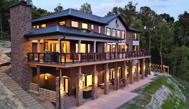 Incredible Views, Arcade, Sauna/Steam/Spa @ NC's Most Epic Home @Peachtree Ridge