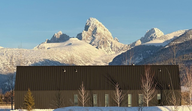 Incredible views for winter fun - easy access to Grand Targhee & Jackson Hole!