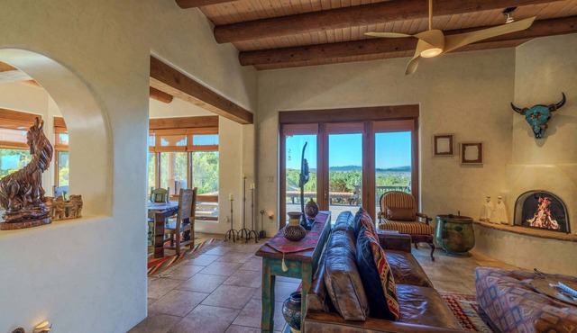 Incredible Views, Large Deck, Kivas