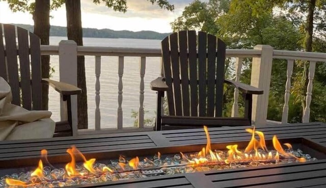 Incredible Views! 7 Beds/7 Baths, Lakefront