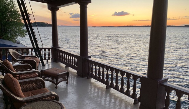 Incredible Waterfront Apartment in the Thousand Islands
