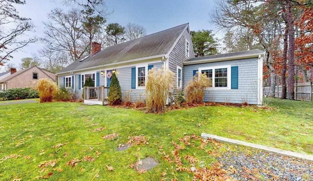 Incredibly spacious home with games, bikes, kayaks, firepit & amazing yard