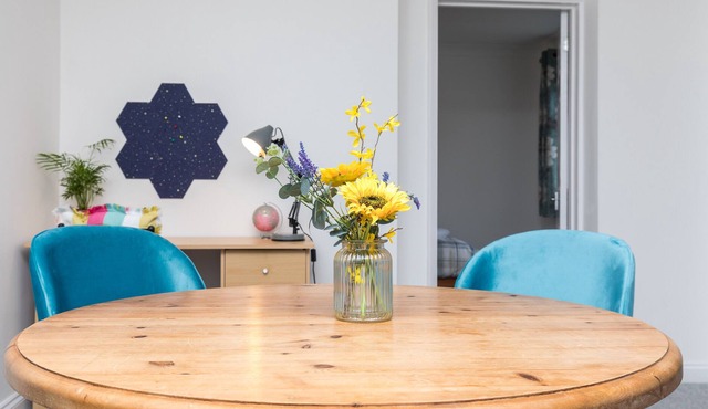 Incredibly Spacious Quality Maisonette by 247 Lets Horsham